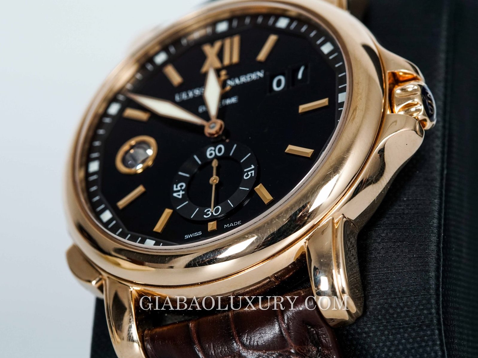 đồng hồ ulysse nardin Đồng Hồ Ulysse Nardin GMT Big Date 246-55/95