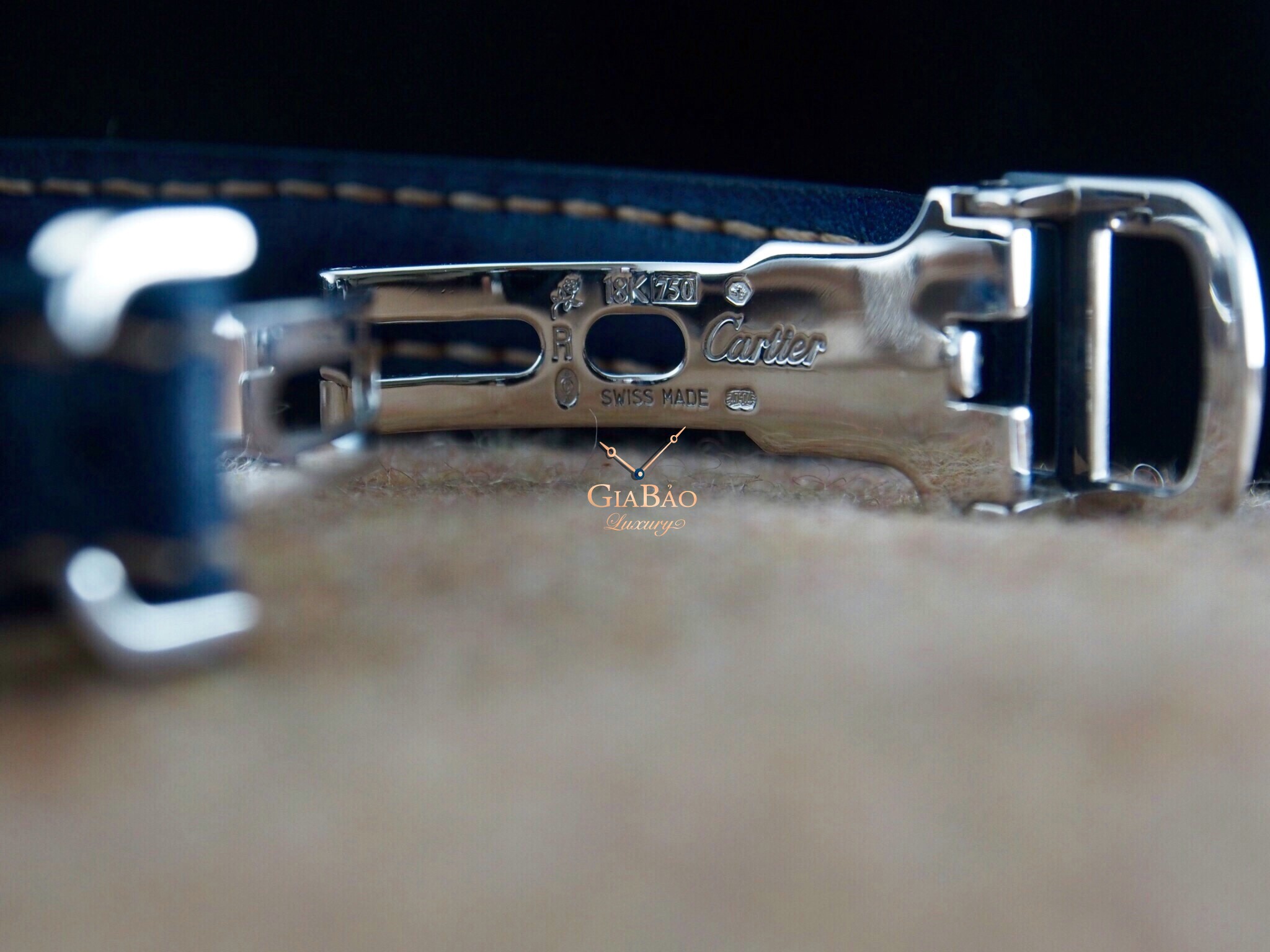 ĐỒNG HỒ CARTIER TANK AMÉRICAINE Đồng Hồ Cartier Tank Américaine Special Edition