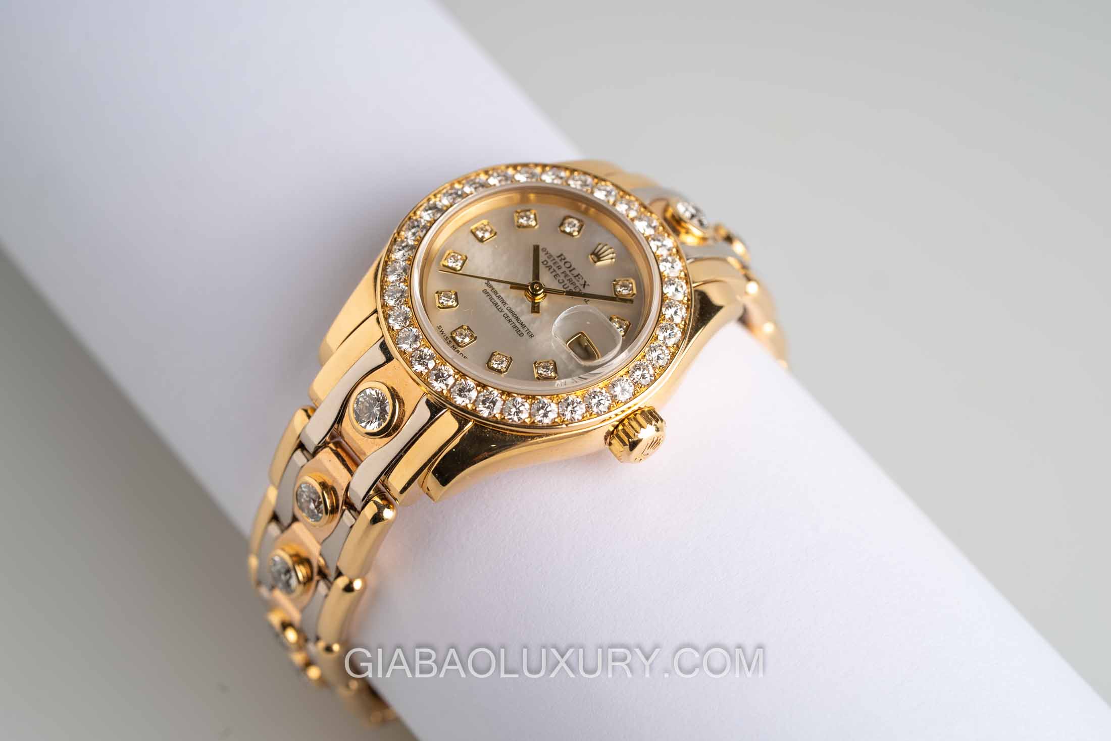 Đồng Hồ Rolex Pearlmaster 29 80298 Mặt Số Vỏ Trai Đồng Hồ Rolex Pearlmaster 29 80298 Mặt Số Vỏ Trai