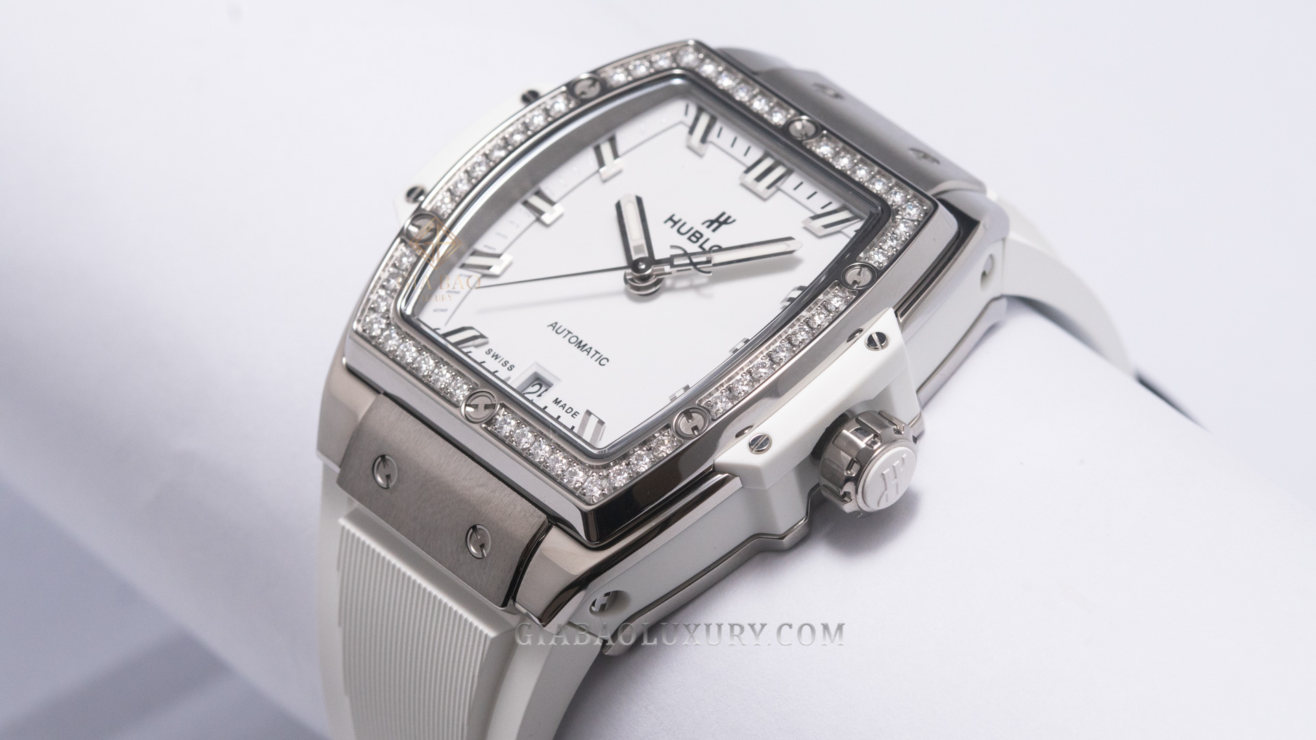 Đồng Hồ Hublot Spirit Of Big Bang Titanium 665.NE.2010.RW.1204