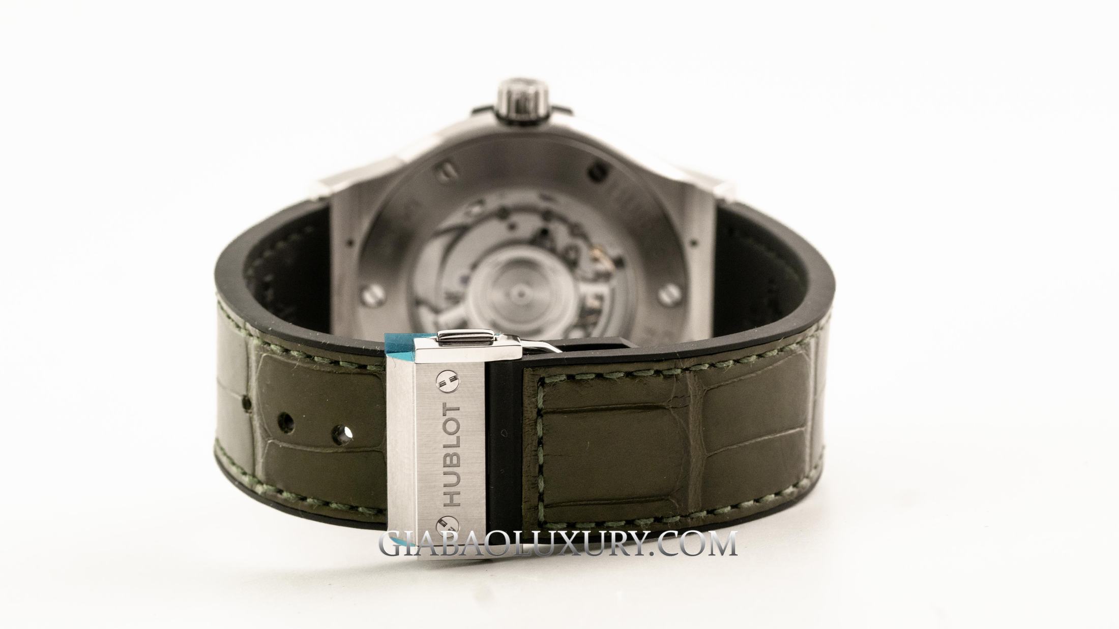 Đồng Hồ Hublot Classic Fusion Green Titanium 42mm 542.NX.8970.LR