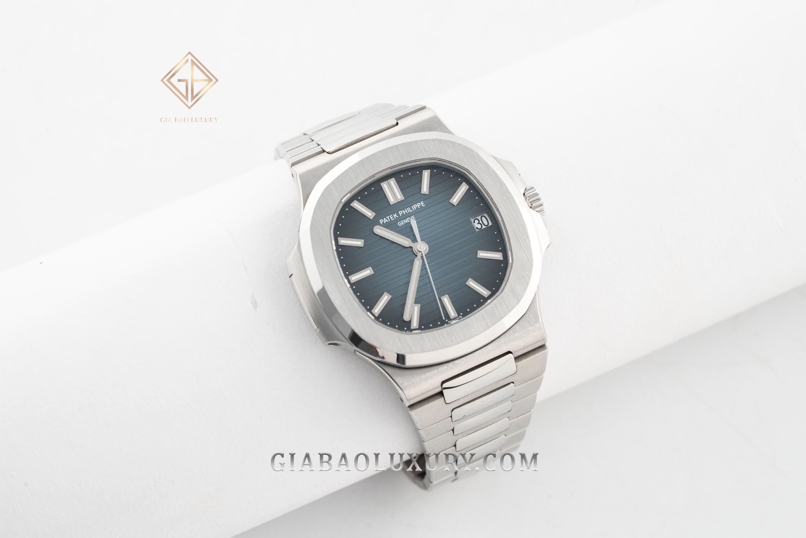 Đồng Hồ Patek Philippe Nautilus 5711/1A-010