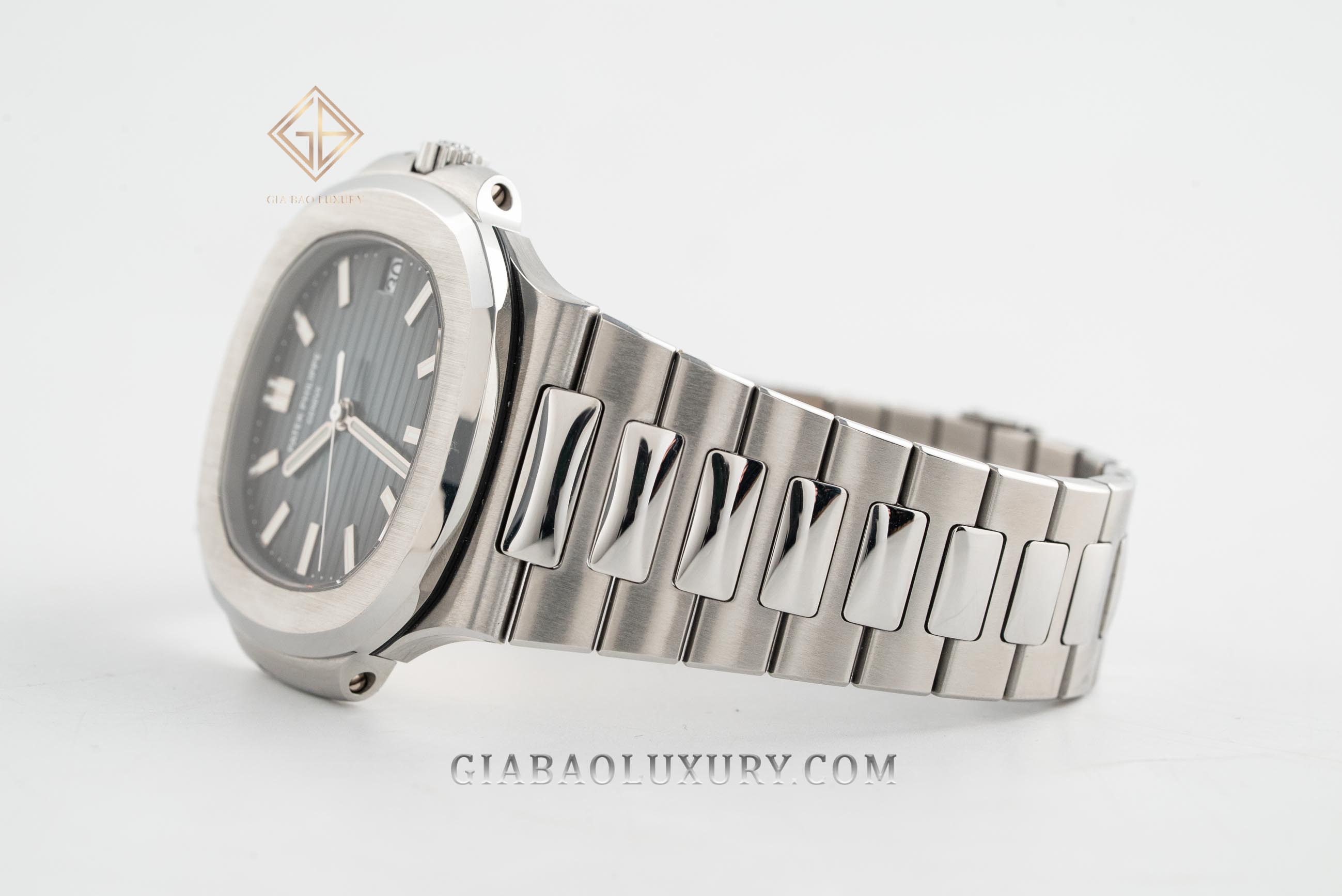 Đồng Hồ Patek Philippe Nautilus 5711/1A-010