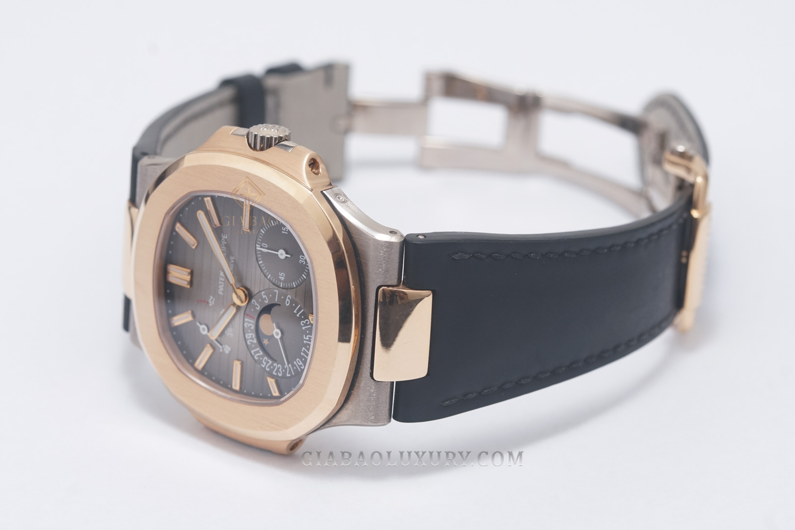 Đồng Hồ Patek Philippe Nautilus 5712GR-001 Đồng Hồ Patek Philippe Nautilus 5712GR-001