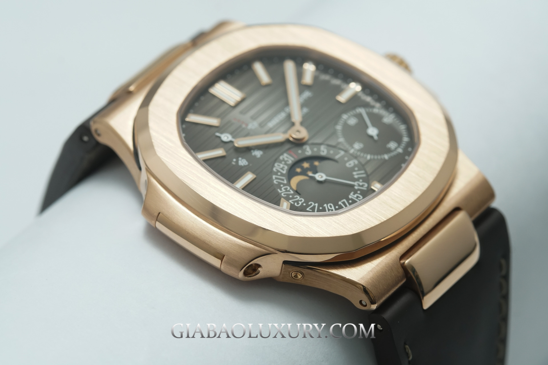 Đồng Hồ Patek Philippe Nautilus 5712R-001