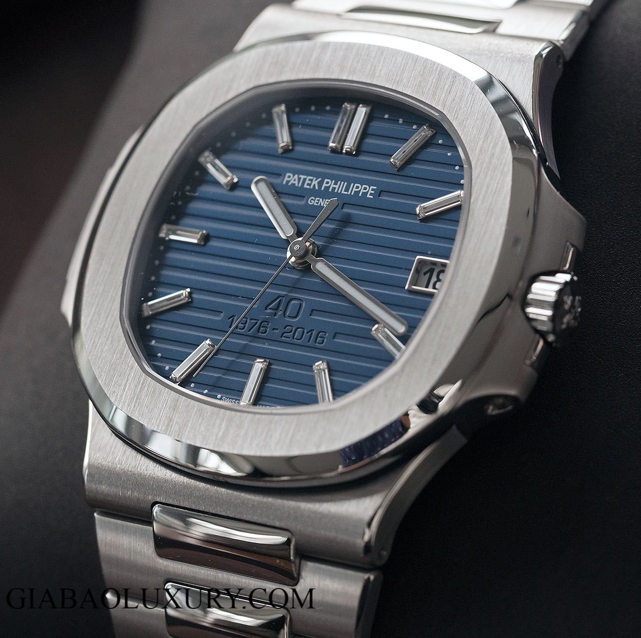 Đồng Hồ Patek Philippe Nautilus 5711/1P Phiên Bản Kỉ Niệm 40 Năm Đồng Hồ Patek Philippe Nautilus 5711/1P