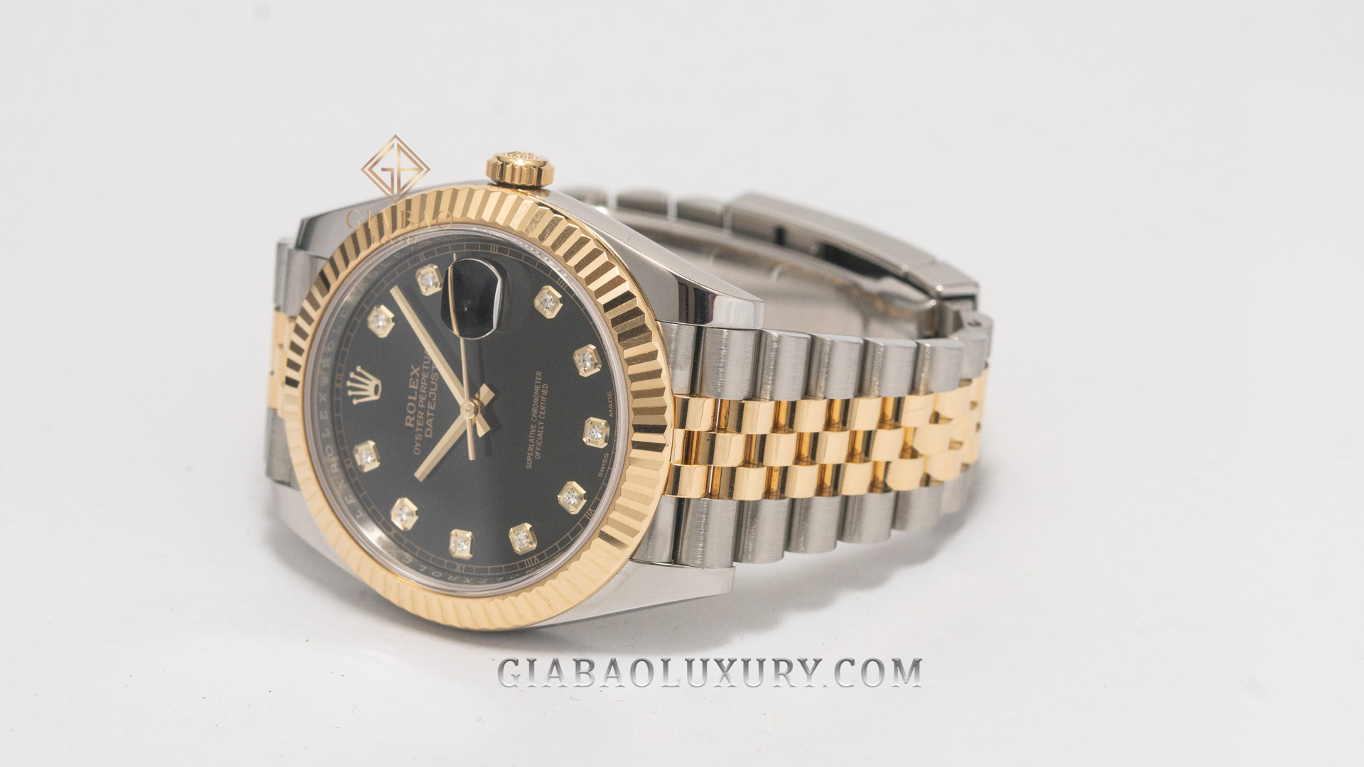 Đồng Hồ Rolex Datejust 126333 Mặt Số Đen Nạm Kim Cương