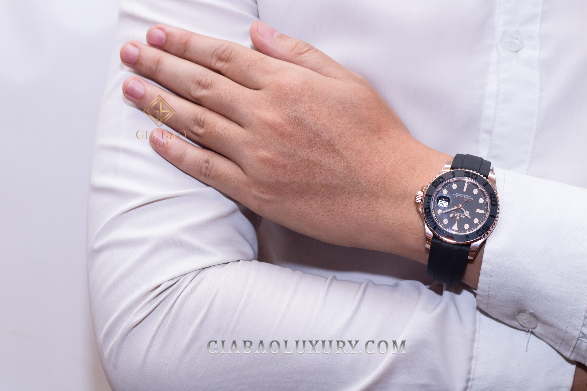 Đồng Hồ Rolex Yacht-Master 40 126655 Mặt Số Đen