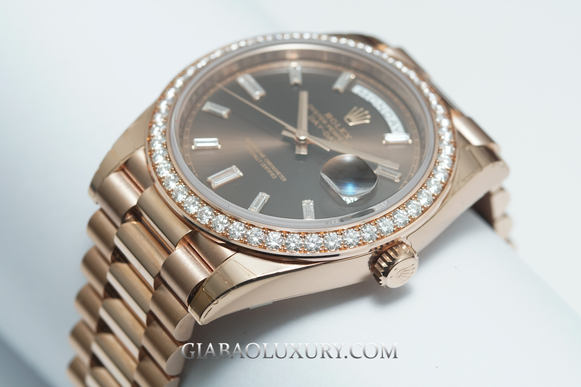 Đồng hồ Rolex Day-Date 228345RBR Mặt Số Chocolate Cọc Kim Cương Đồng Hồ Rolex Day-Date 40 228345RBR Mặt Số Chocolate Cọc Kim Cương