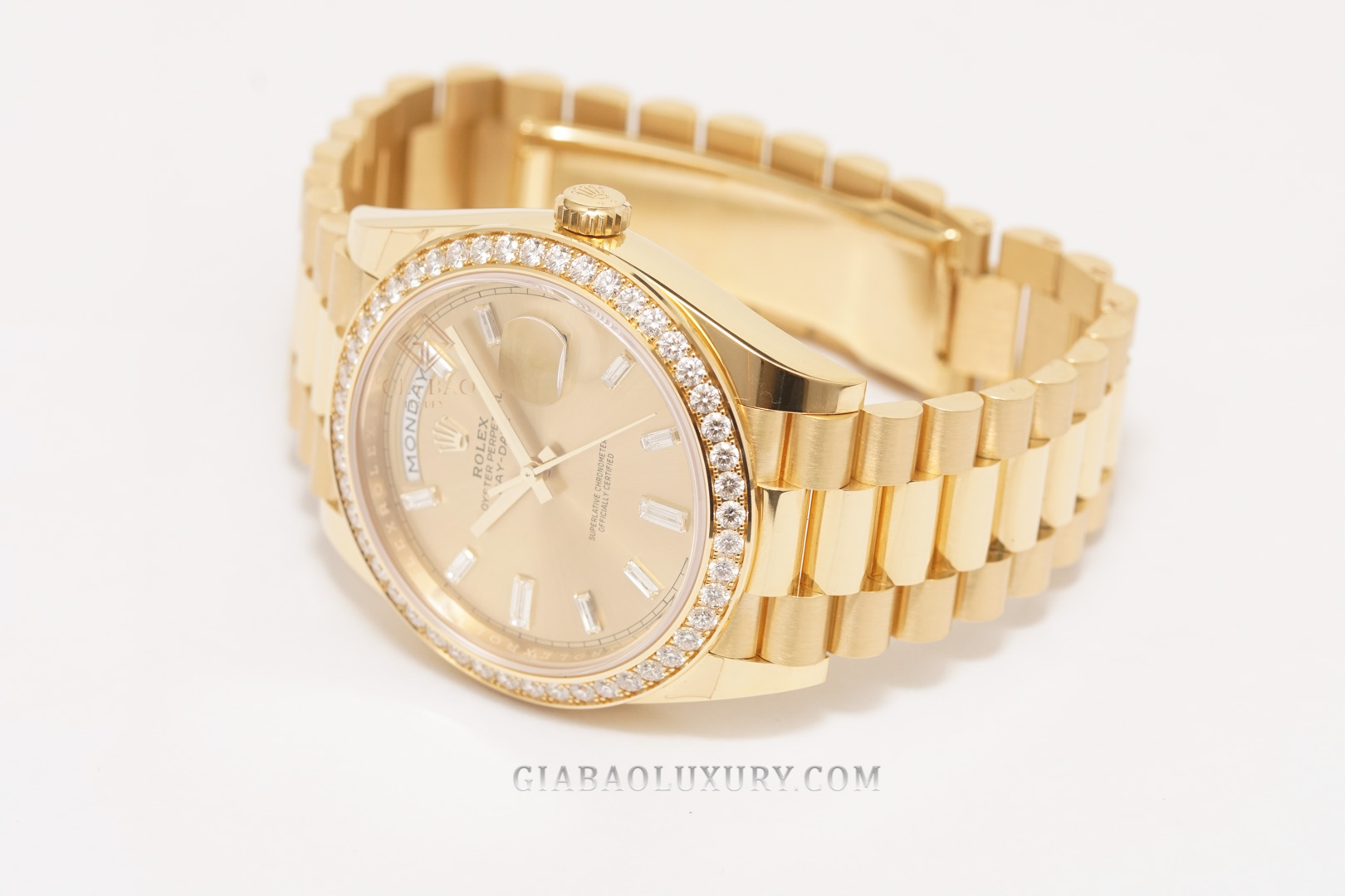 Đồng Hồ Rolex Day-Date 40 228348RBR Mặt Số Vàng Champagne Nạm Kim Cương Đồng Hồ Rolex Day-Date 40 228348RBR Mặt Số Vàng Champagne Nạm Kim Cương