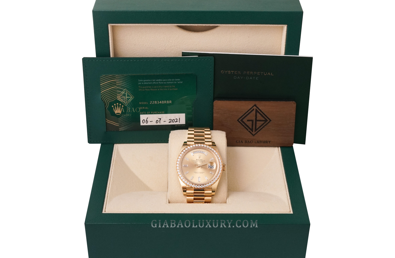 Đồng Hồ Rolex Day-Date 40 228348RBR Mặt Số Vàng Champagne Nạm Kim Cương Đồng Hồ Rolex Day-Date 40 228348RBR Mặt Số Vàng Champagne Nạm Kim Cương