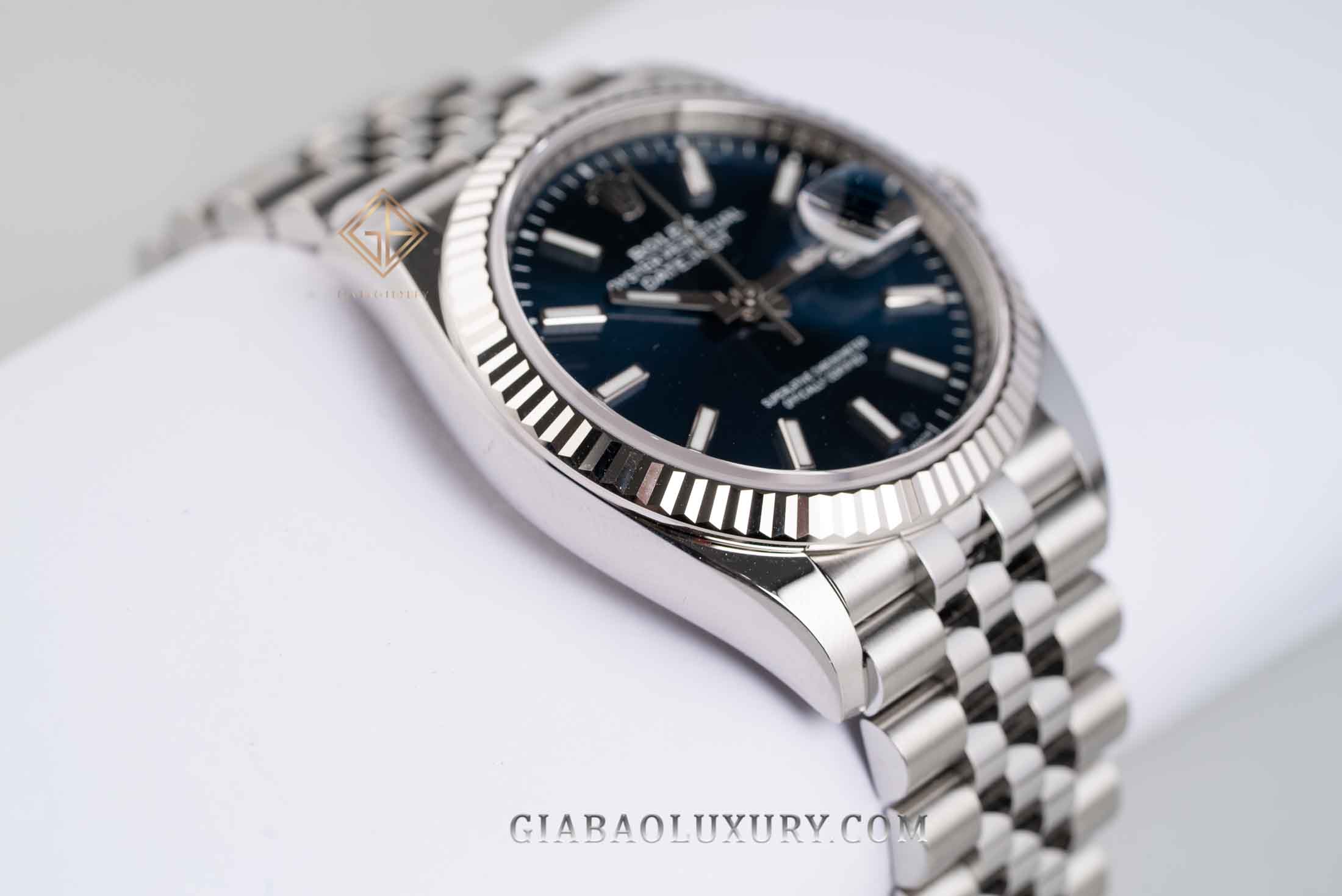 Đồng Hồ Rolex Datejust 36 126234 Mặt Số Xanh Cọc Số Dạ Quang (Like New)