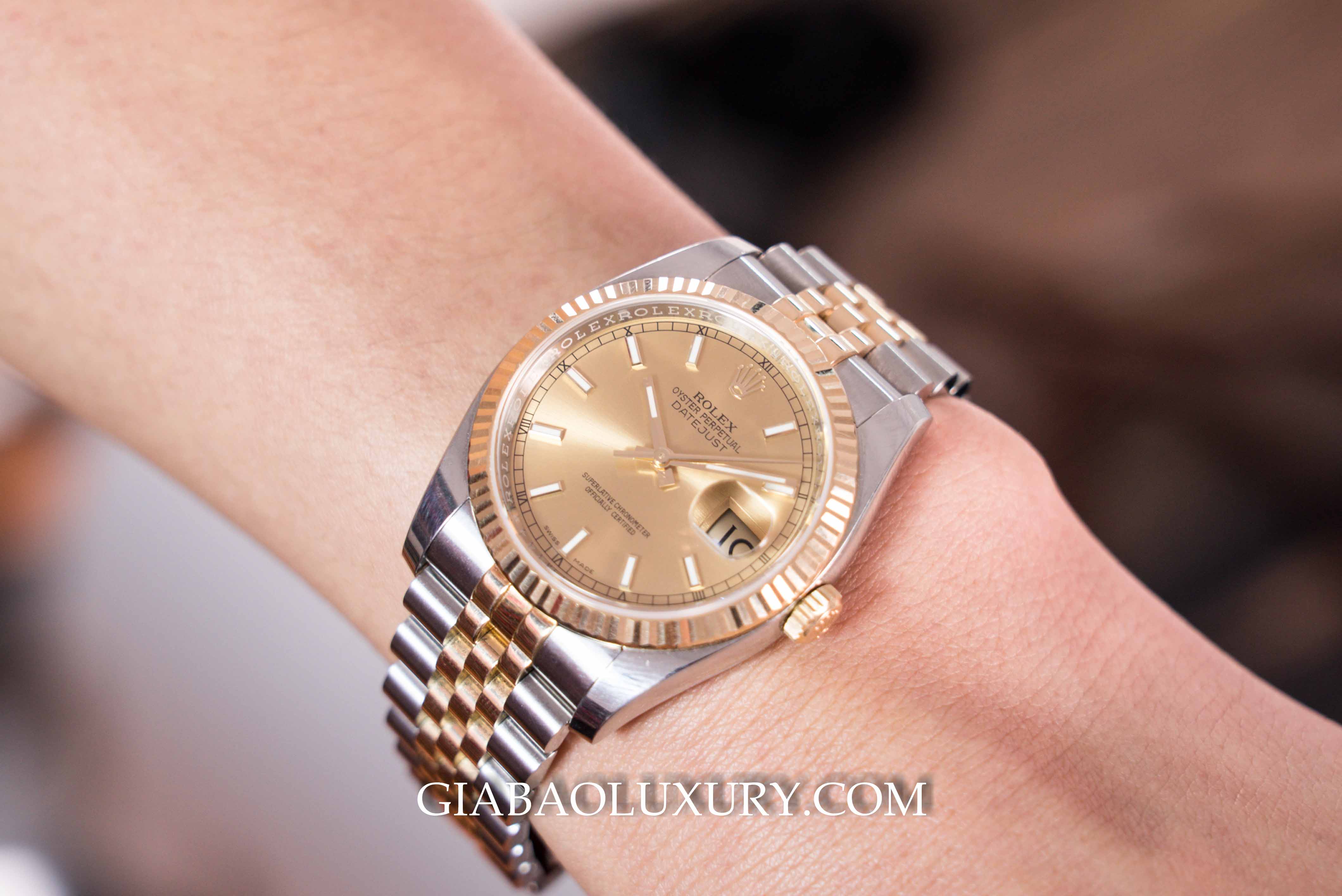 Đồng Hồ Rolex Datejust 36 116233 Mặt Số Vàng Champagne