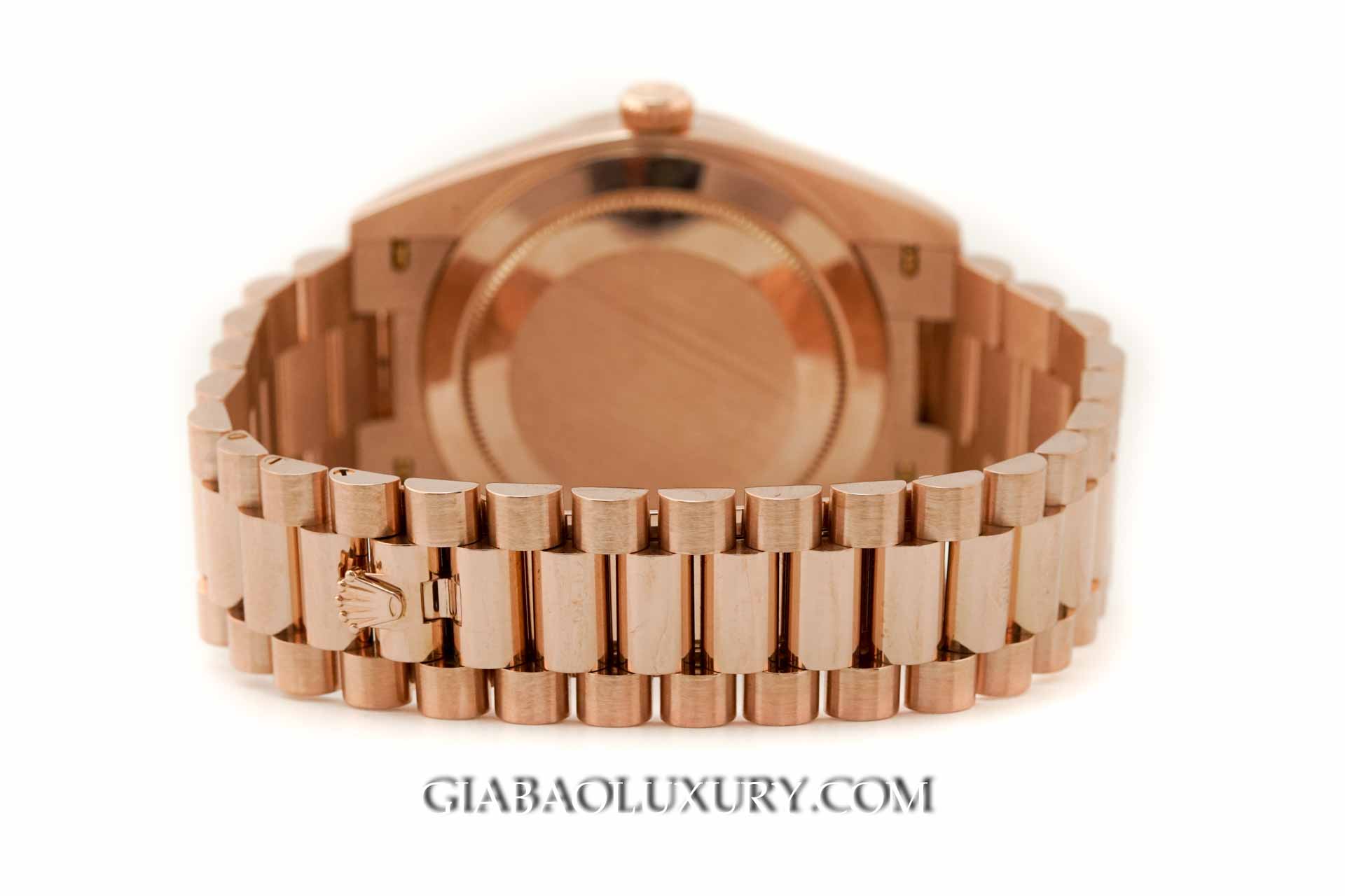 Đồng Hồ Rolex Day Date 228235 Mặt Số Chocolate Họa Tiết Chéo Đồng Hồ Rolex Day-Date 40 228235 Mặt Số Chocolate Họa Tiết Chéo