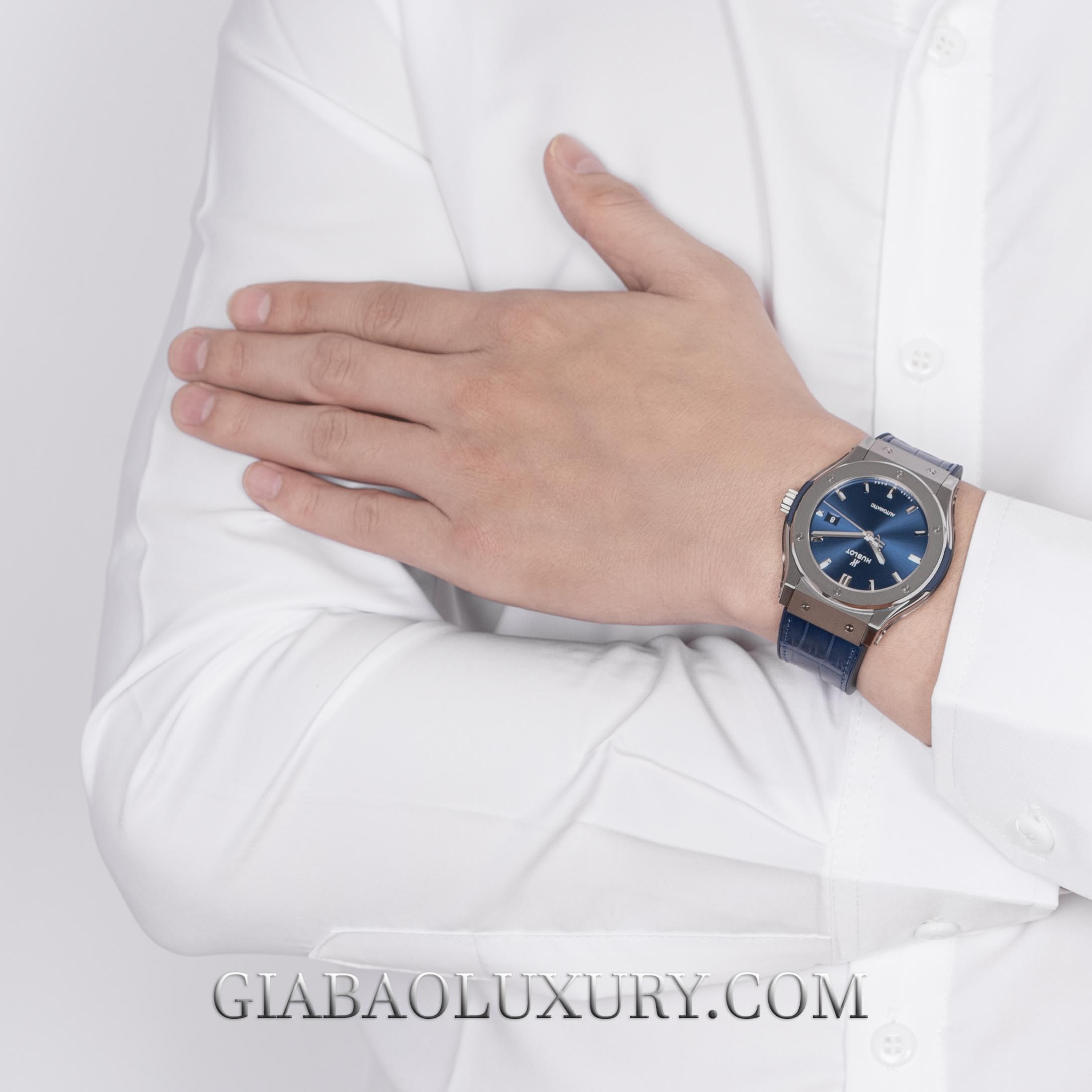 Đồng Hồ Hublot Classic Fusion Blue Titanium 42mm 542.NX.7170.LR