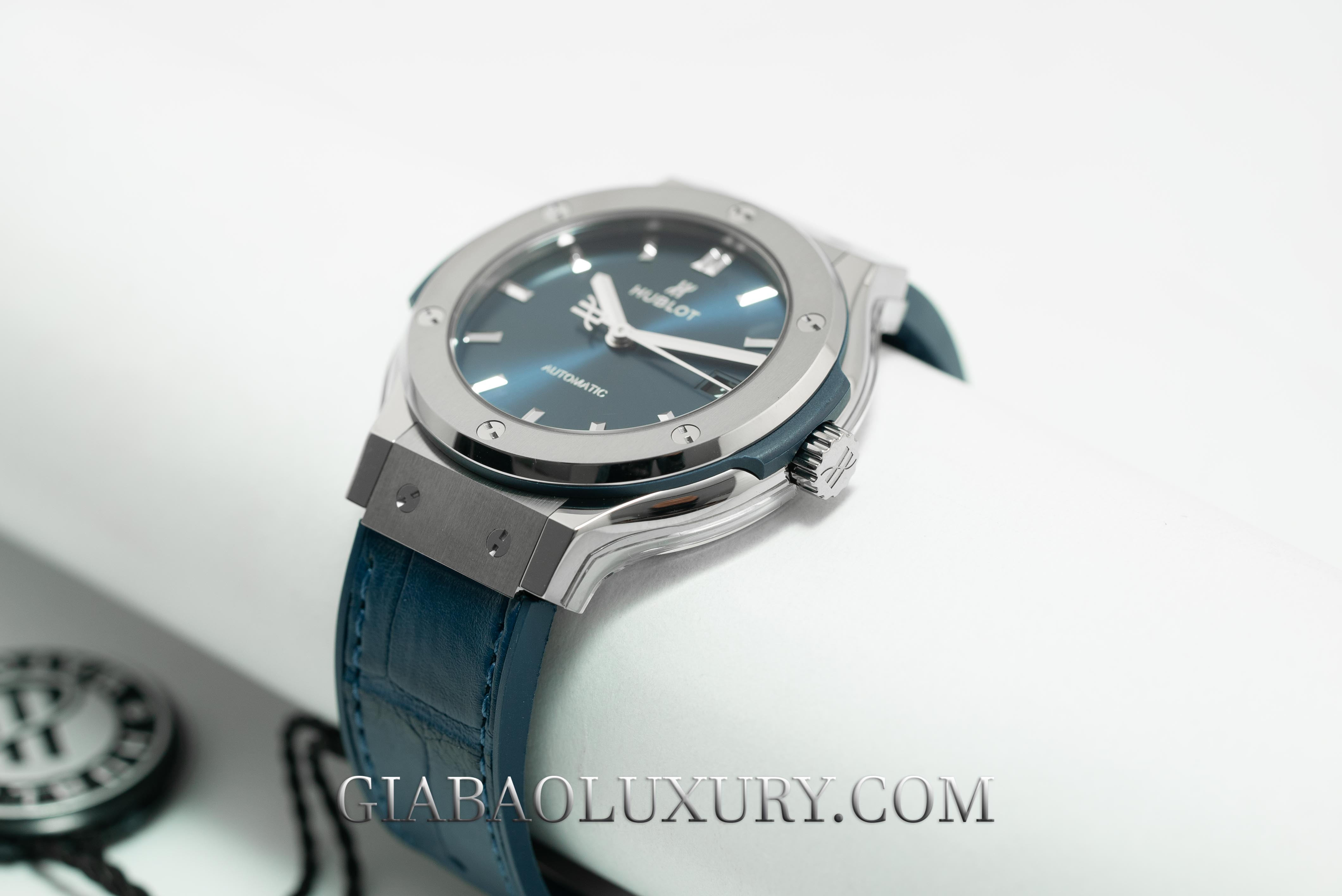 Đồng Hồ Hublot Classic Fusion Blue Titanium 38mm 565.NX.7170.LR