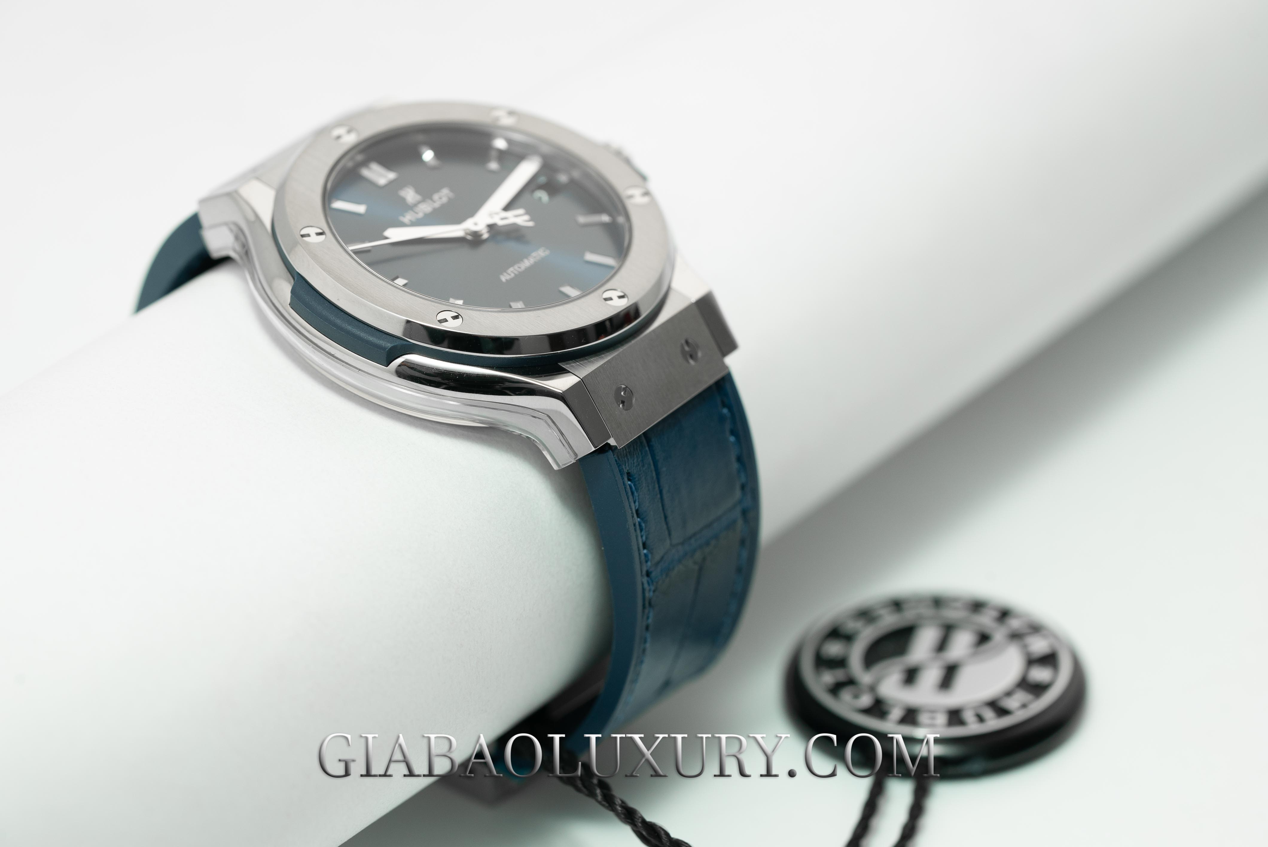 Đồng Hồ Hublot Classic Fusion Blue Titanium 38mm 565.NX.7170.LR