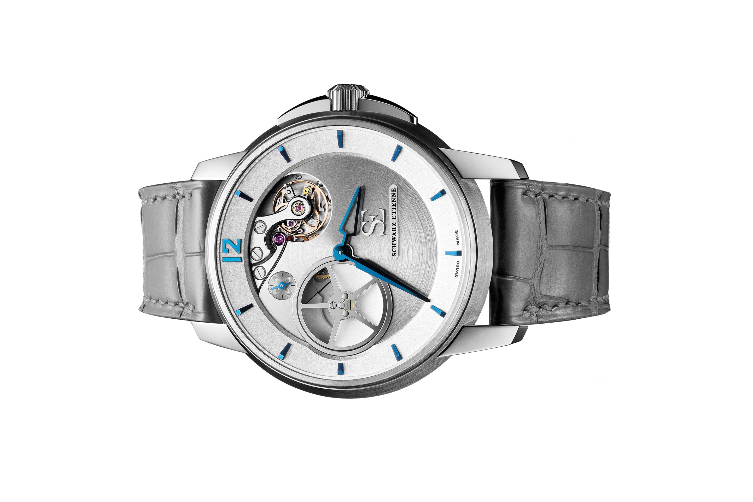 Đồng hồ đeo tay thương hiệu Schwarz Etienne, dòng sản phẩm Roswell Voyage, ref WRW20TJ16SS04AA, mặt số bạc, size 45mm, máy tự động, vỏ đồng hồ bằng thép không gỉ, dây da, mới 100%