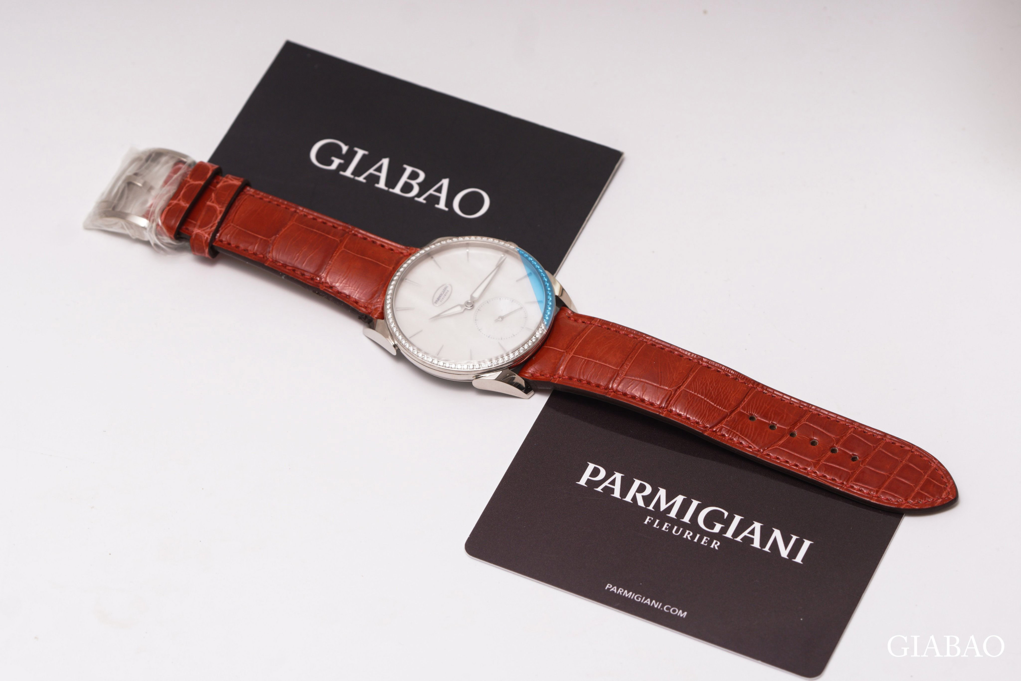 Đồng Hồ Parmigiani Fleurier Tonda 1950 PFC267-1263300-HA2141 Mặt Số Vỏ Trai Trắng