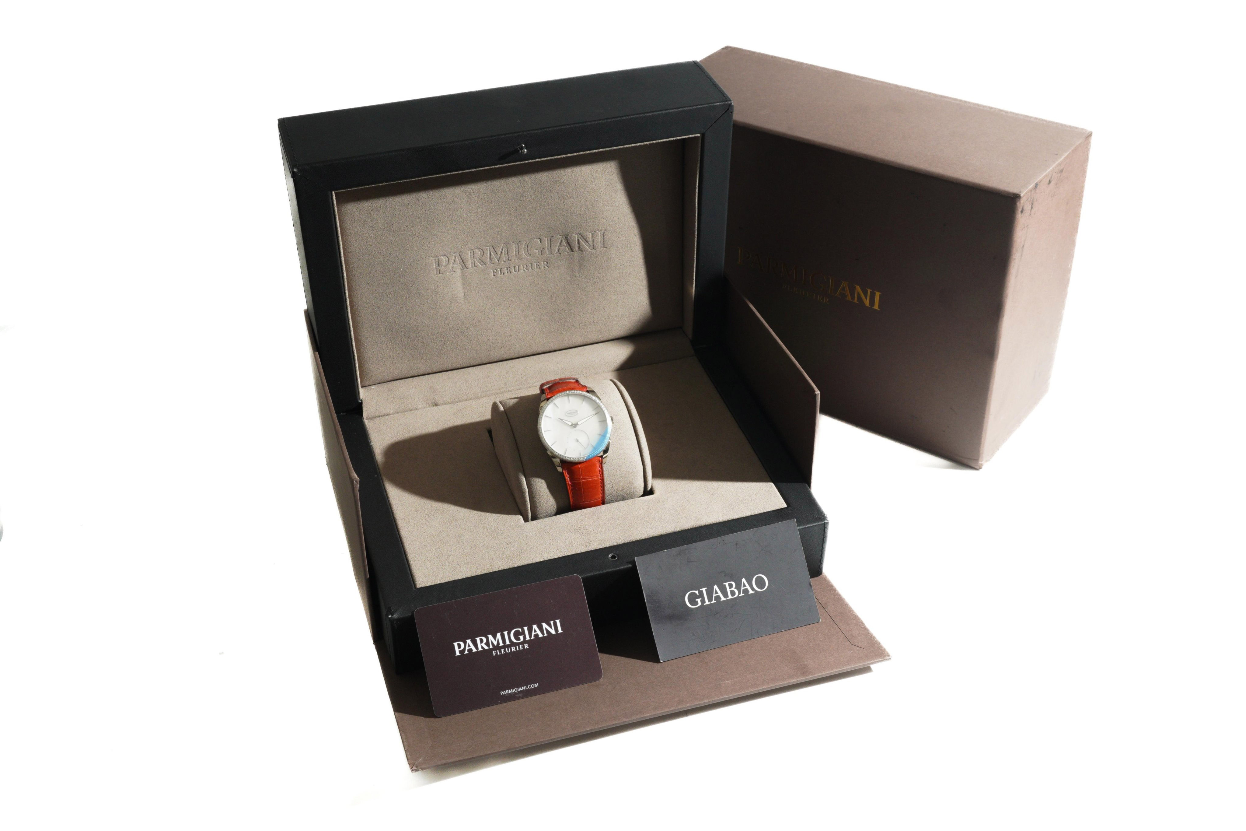 Đồng Hồ Parmigiani Fleurier Tonda 1950 PFC267-1263300-HA2141 Mặt Số Vỏ Trai Trắng Đồng Hồ Parmigiani Fleurier Tonda 1950 PFC267-1263300-HA2141 Mặt Số Vỏ Trai Trắng