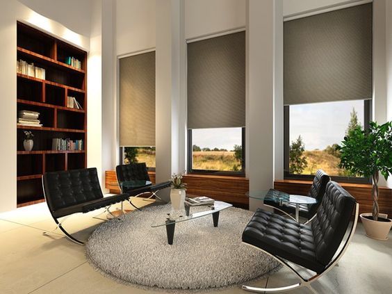 Nên lắp rèm cuốn hay rèm gỗ cho cửa sổ kính cường lực?