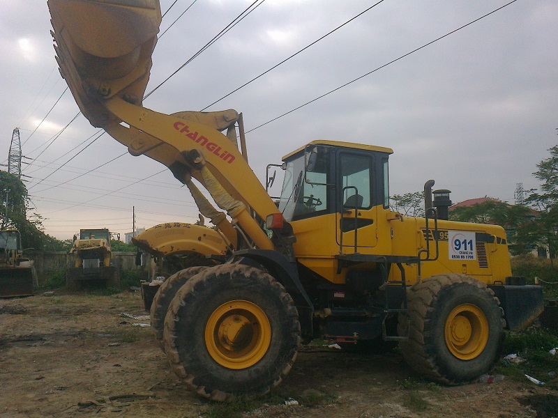 ban may xuc lat cu 3 m3 Changlin