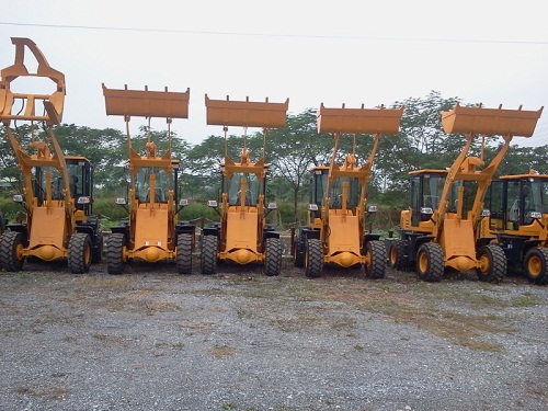 ban may xuc lat nho gau 0,6 m3