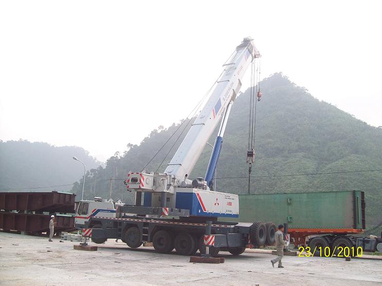cho thuê cẩu bánh lốp 120 tấn giá rẻ