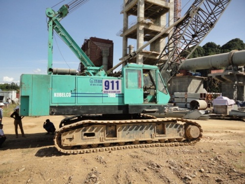 cho thue cau banh xich 65 tan gia re