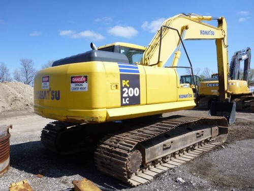 cho thuê máy xúc đào 200-7 chất lượng cao