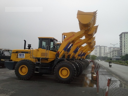 cho thue may xuc lat gau 3 m3