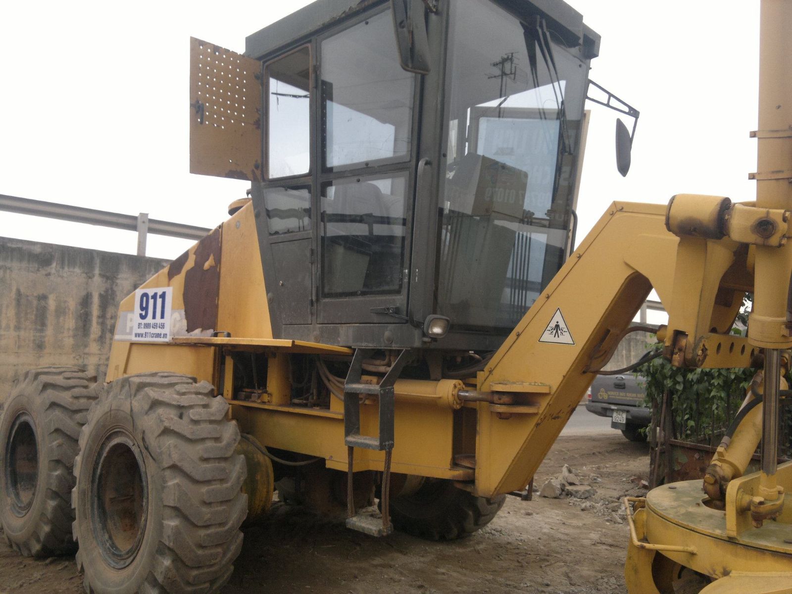 cho thue san gat luoi 4m gia re