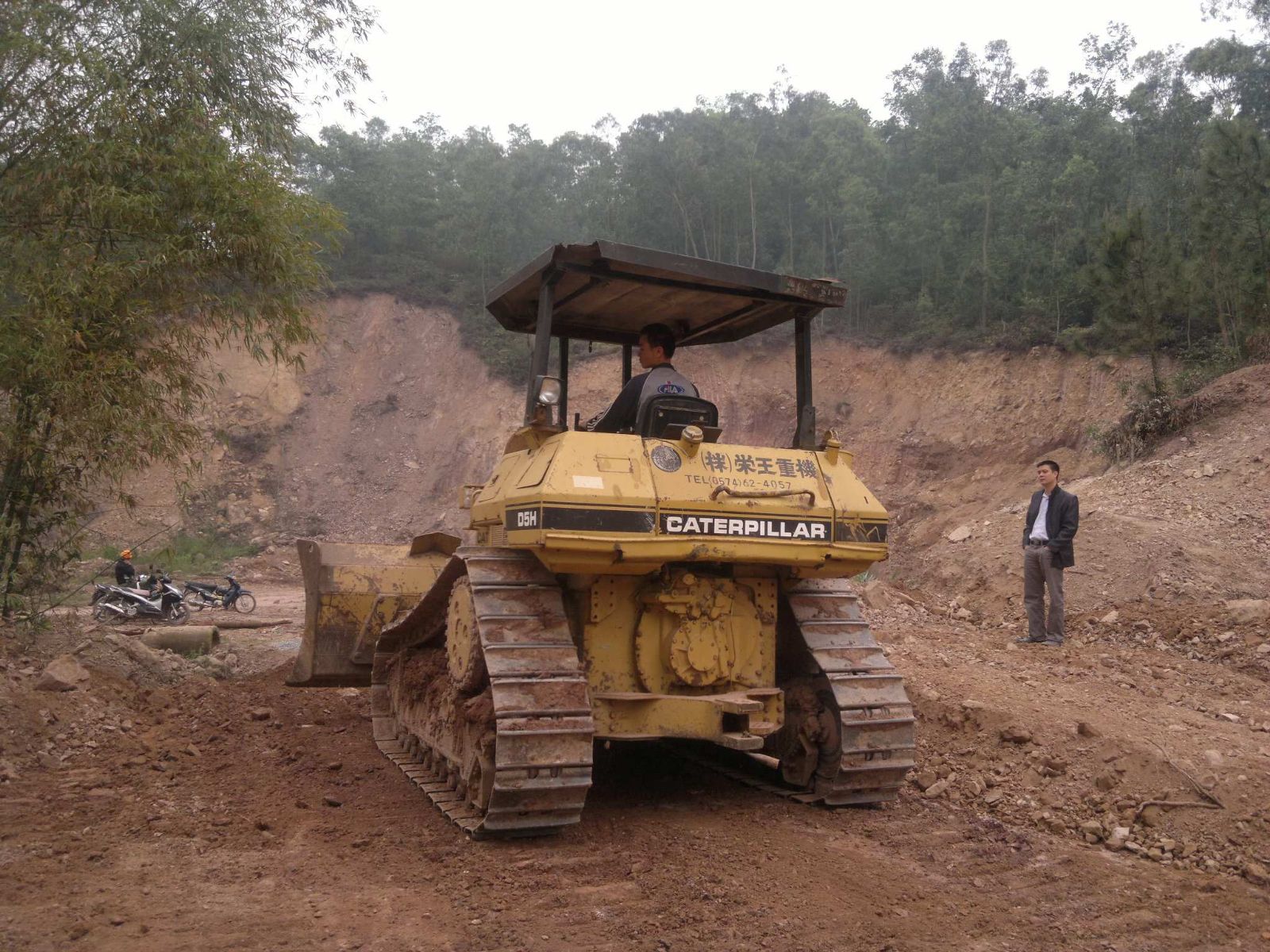 cho thue ui chuyen dung D5H chat luong cao