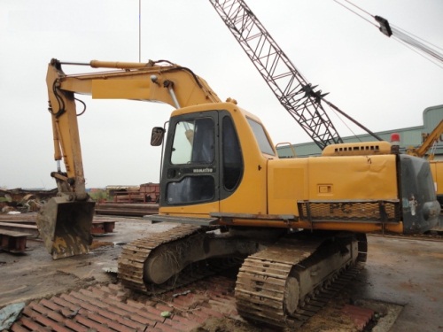 cho thuê xe xúc đào 200-6E chất lượng cao