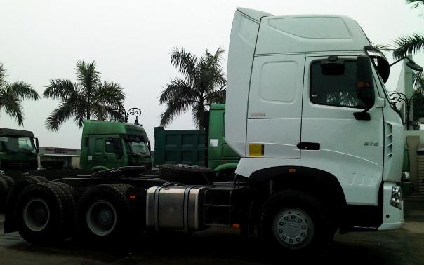 ban xe dau keo howo 375 Hp ca bin A7