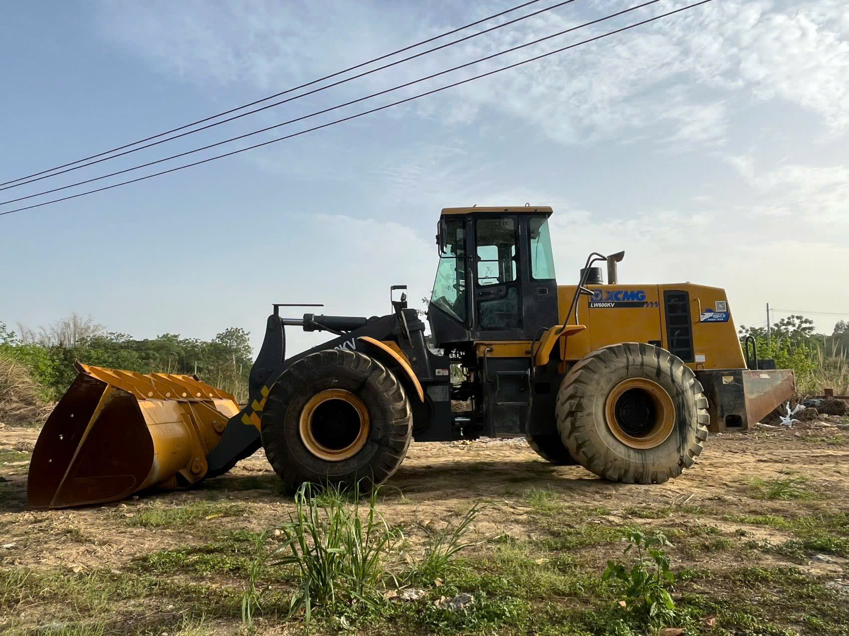 ban may xuc lat cu gau 1,7 khoi