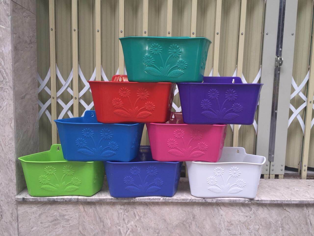 Chậu Ốp Tường Khắc Hoa 36,5x17x18H (cm)