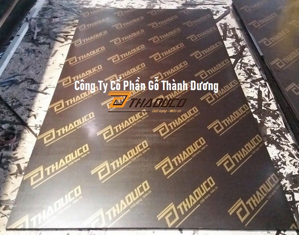 Những ưu điểm cốp pha gỗ phủ phim so với cốp pha nhôm là gì?