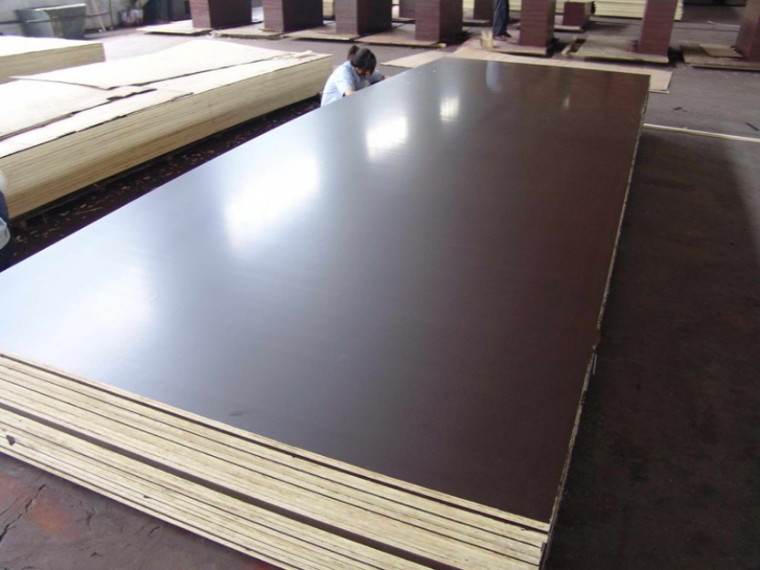 Giá ván cốp pha phủ phim mới nhất thị trường