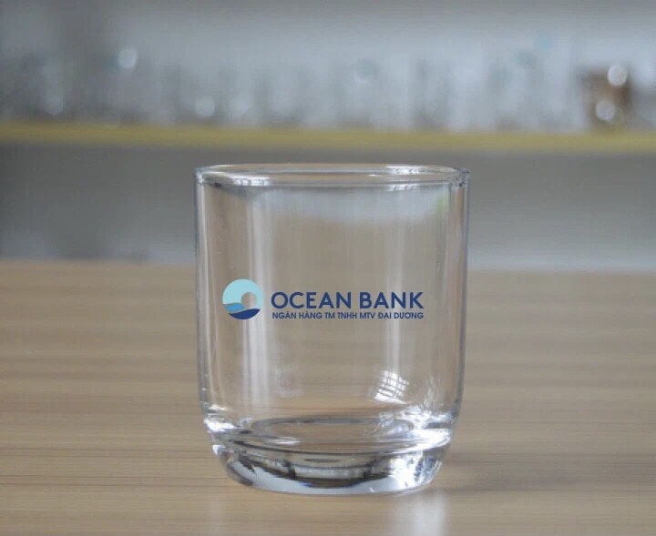 Ly thủy tinh UG328