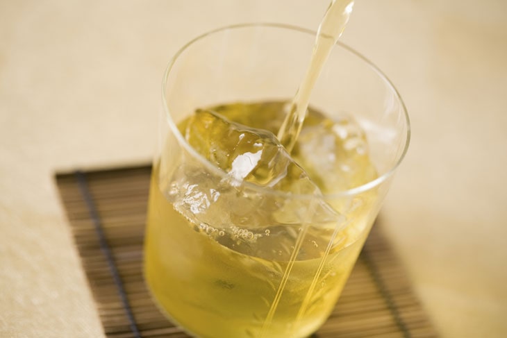 Ly UG359 uống trà đá