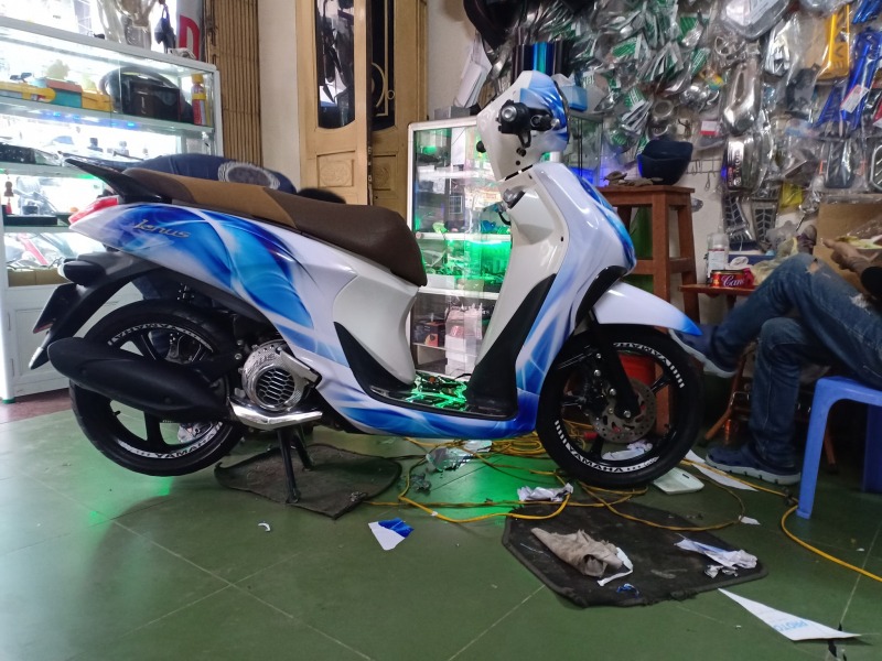 Những lưu ý khi chọn mua decal dán xe máy