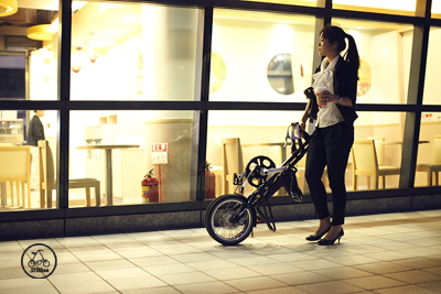Xe đạp gấp Strida khi gấp gọn