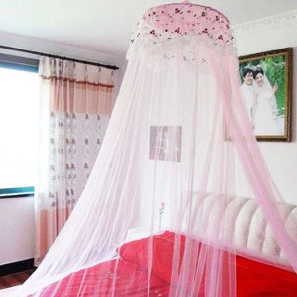 cach-trang-tri-phong-cuoi-voi-man-khung