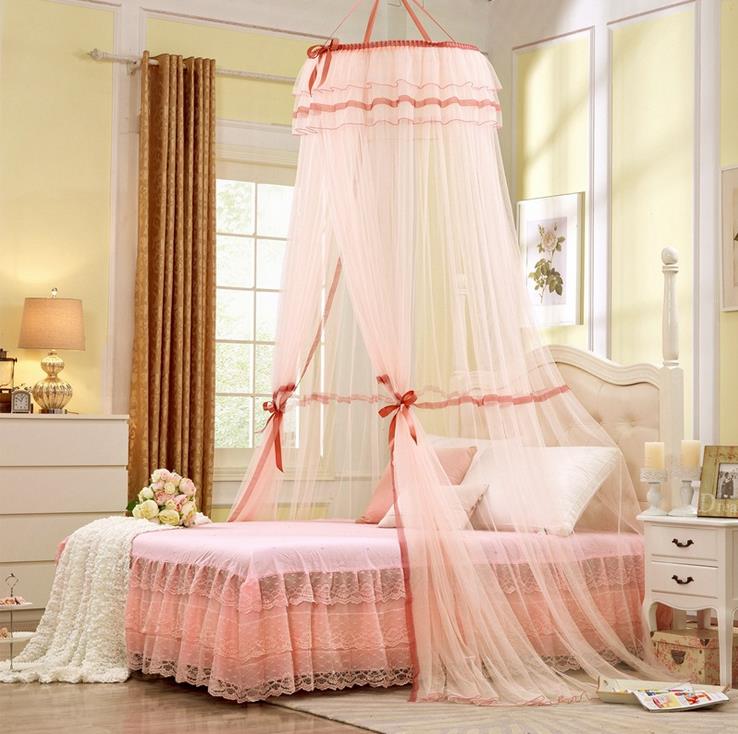 cach-trang-tri-phong-cuoi-voi-man-khung