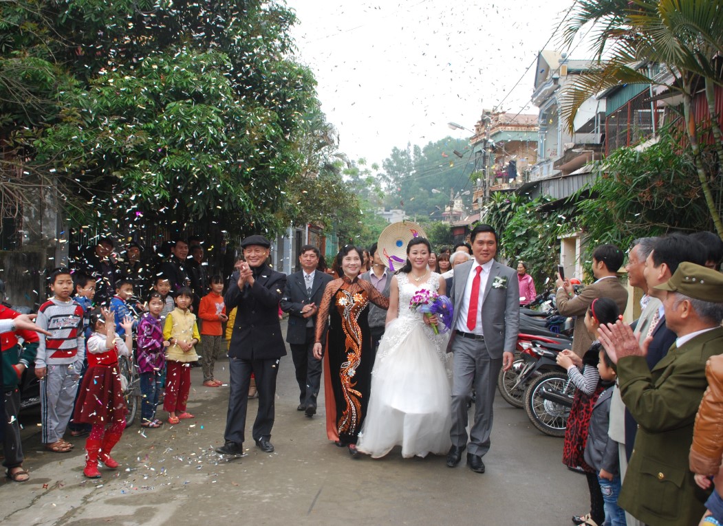 pháo giấy đám cưới