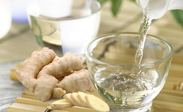 Cách đánh tan mỡ bụng bằng gừng và rượu