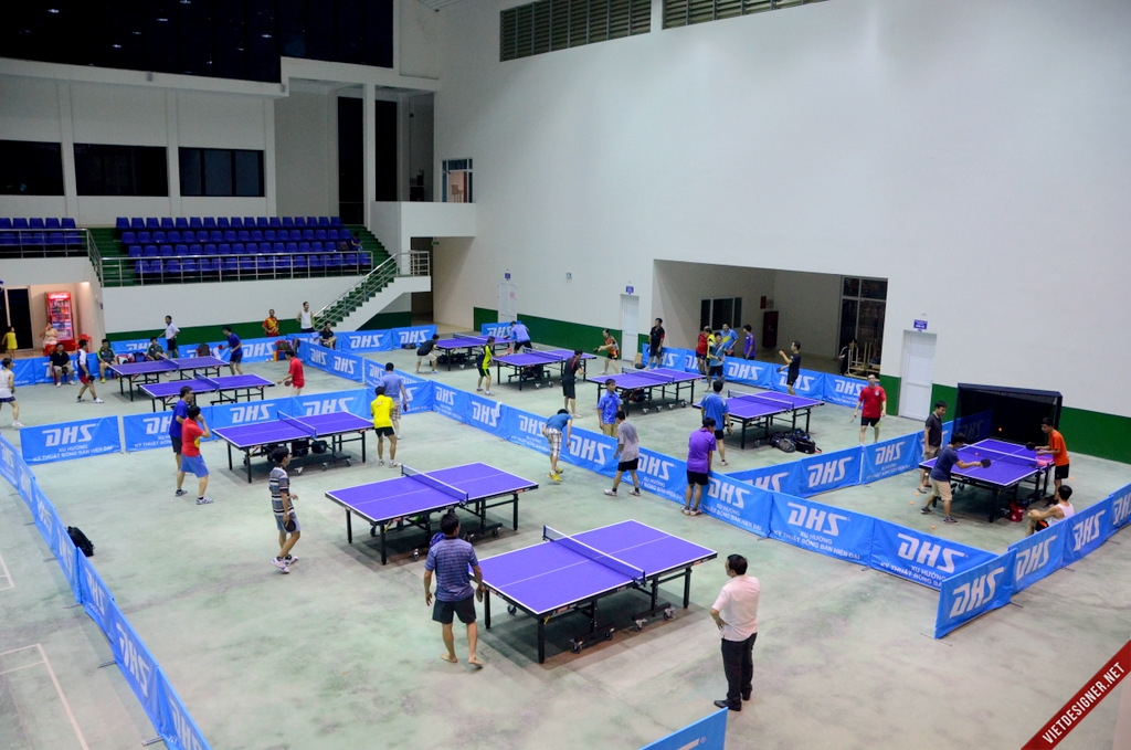 Câu lạc bộ bóng bàn ngoại ngữ