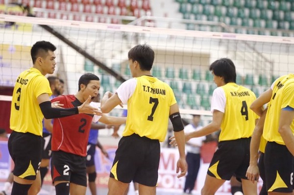 Chơi bóng chuyền đúng kỹ thuật tránh chấn thương