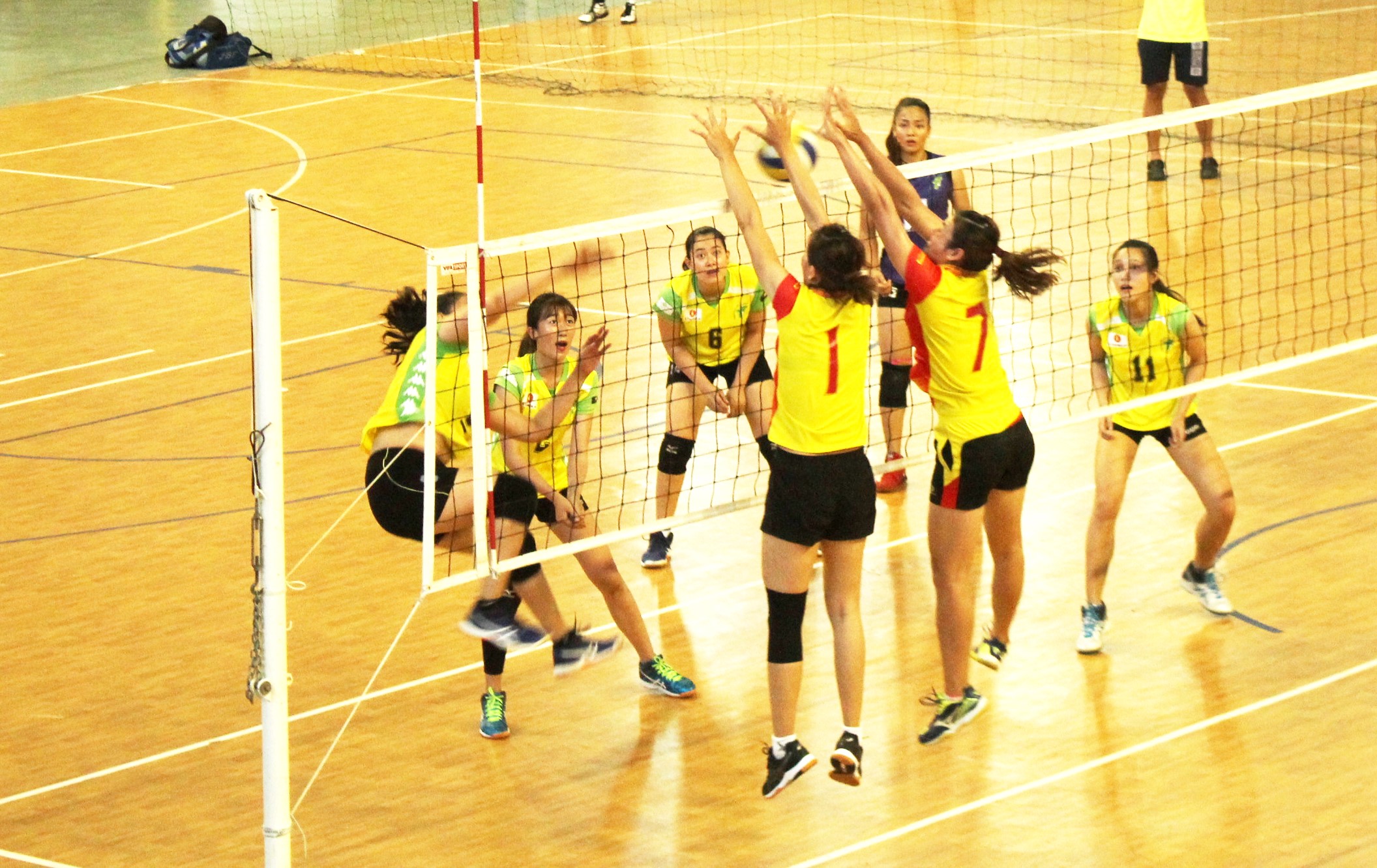 Chú ý đến kỹ thuật khi chơi bóng chuyền